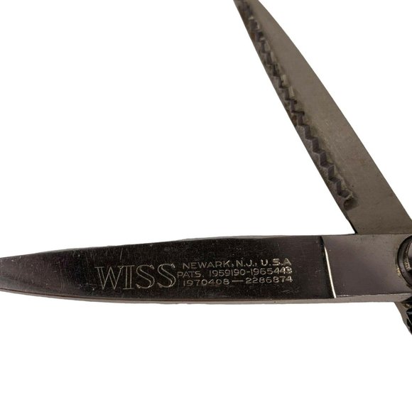 Vintage Wiss Pinking Shears 9 Inch Two Sizes of Cutting Teeth Lot of 2 USA - Picture 8 of 8